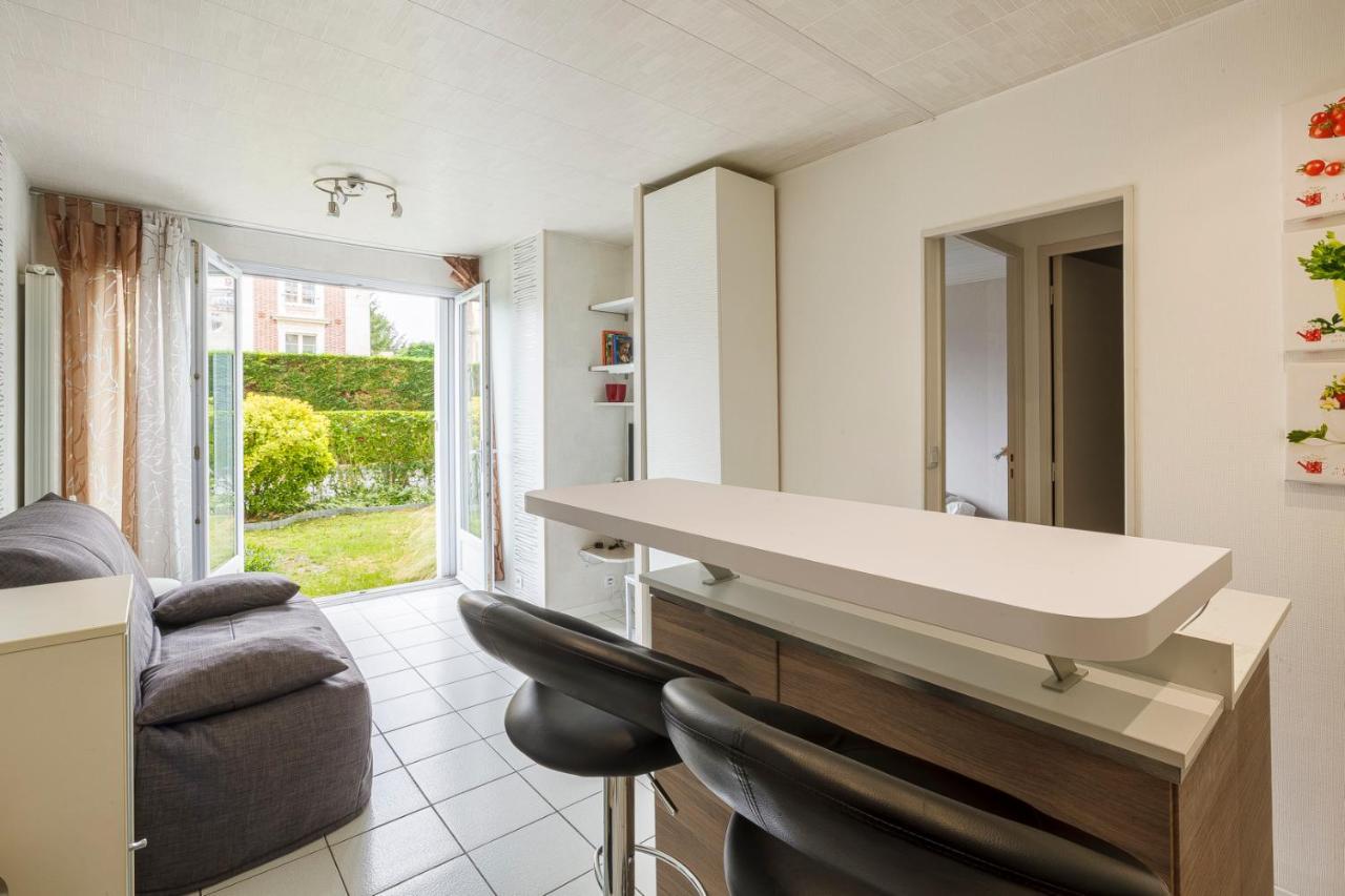Superbe Appartement Au Coeur De Versailles Buitenkant foto